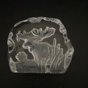 Canadian Moose paperweight, Tilley crystal.  Vintage collectible.  Perfect